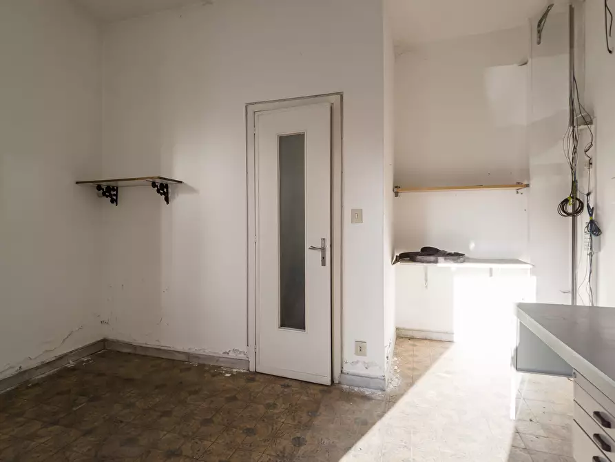 Immagine 14 di Locale commerciale in vendita  in Via Giorgio Bellono a Torino