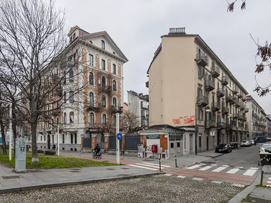 Immagine 20 di Laboratorio in vendita  in Via Magenta a Torino