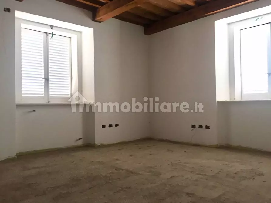 Immagine 12 di Trilocale in vendita  a Livorno