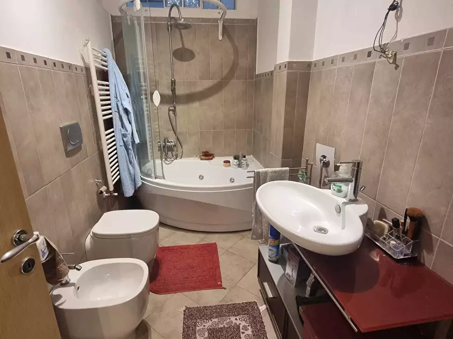 Immagine 8 di Appartamento in vendita  a Livorno