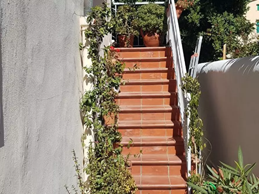 Immagine 19 di Porzione di casa in vendita  a Livorno