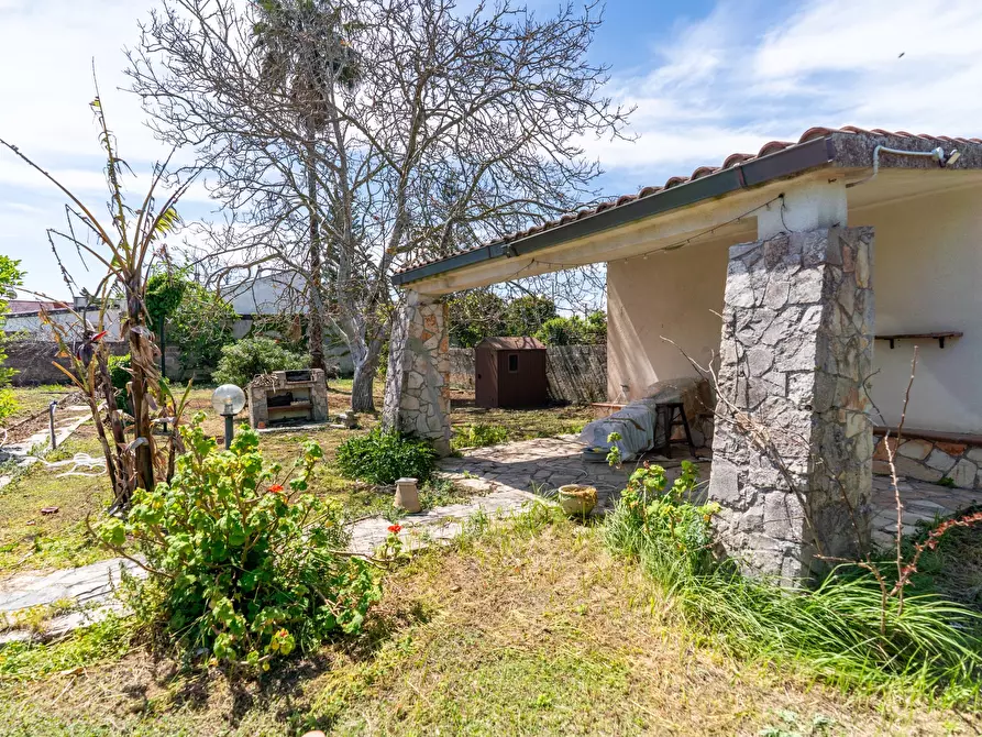 Immagine 34 di Villa in vendita  in Via Camaiore 2 a Lecce