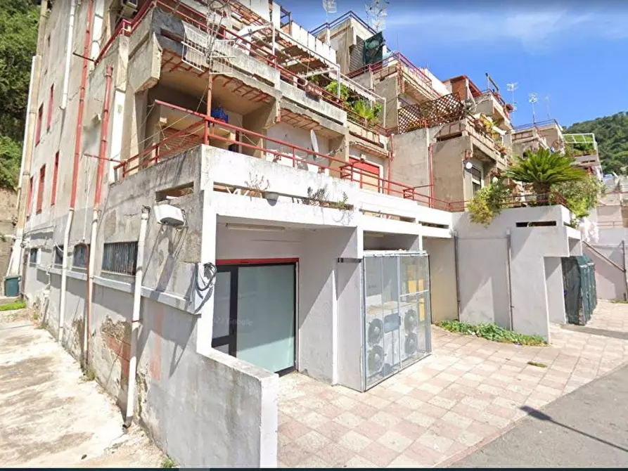 Immagine 2 di Locale commerciale in vendita  in Contrada Avarna San Michele 4 a Messina