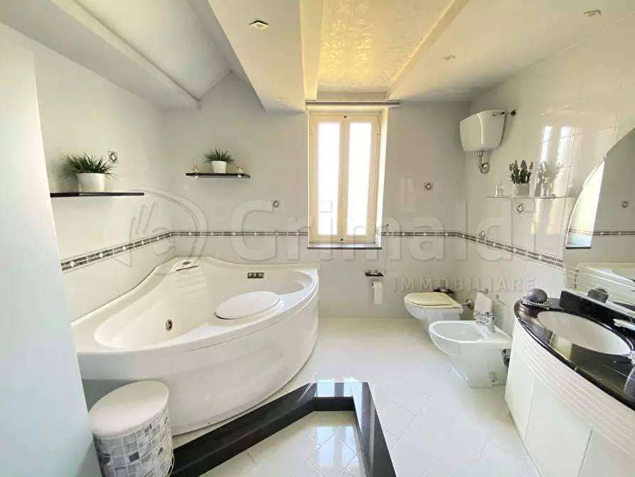 Immagine 8 di Porzione di casa in vendita  a Giugliano In Campania