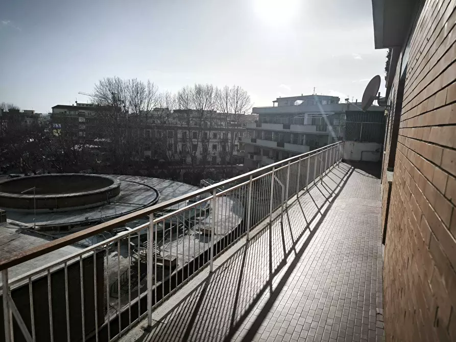 Immagine 4 di Appartamento in vendita  a Roma