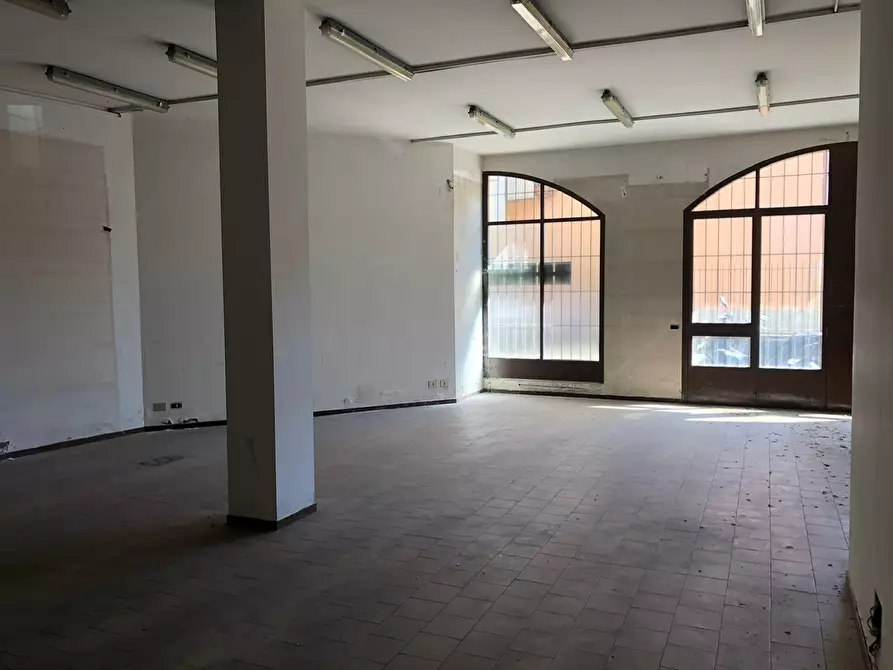 Immagine 9 di Capannone industriale in vendita  a Como