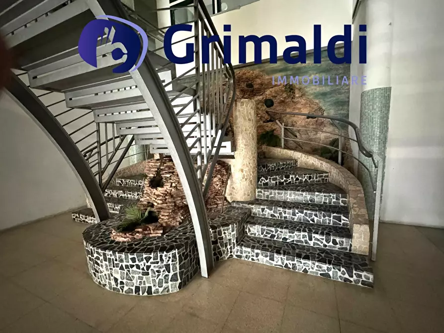 Immagine 1 di Ufficio in affitto  a Napoli