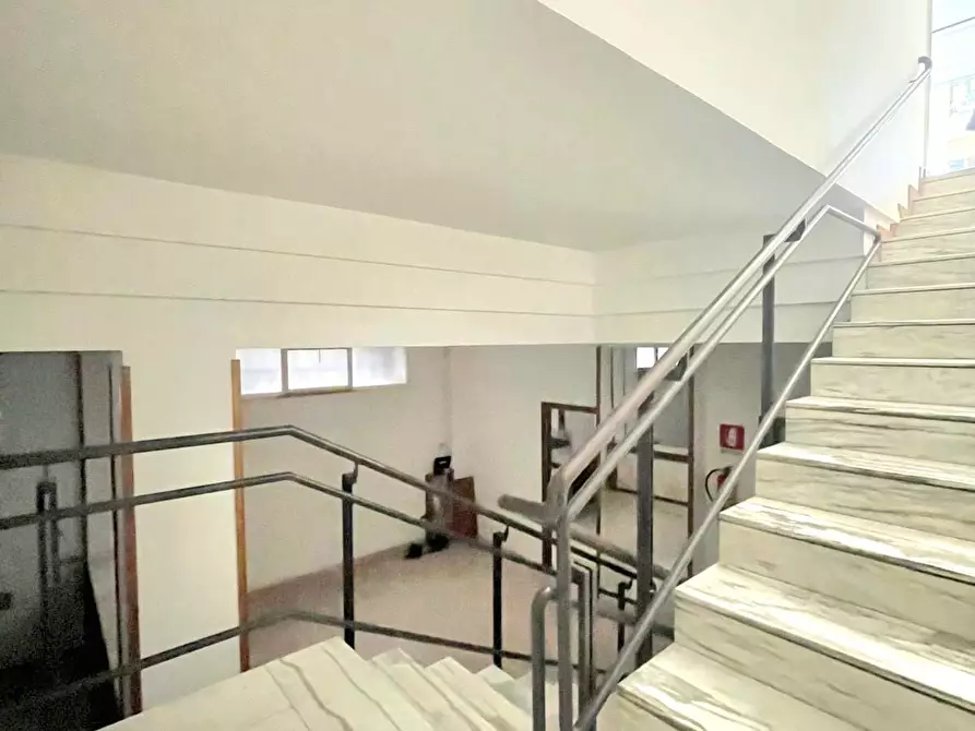 Immagine 11 di Locale commerciale in vendita  in Via Guglielmo Oberdan 57 a Lecce