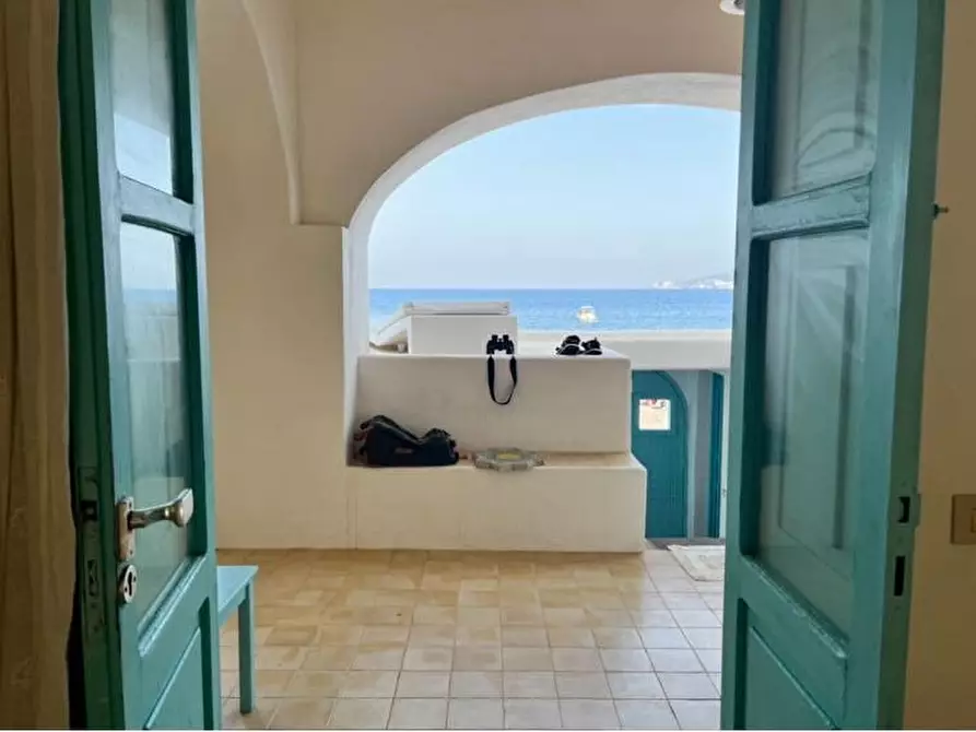 Immagine 33 di Casa indipendente in vendita  in via Umberto I 1 a Santa Marina Salina