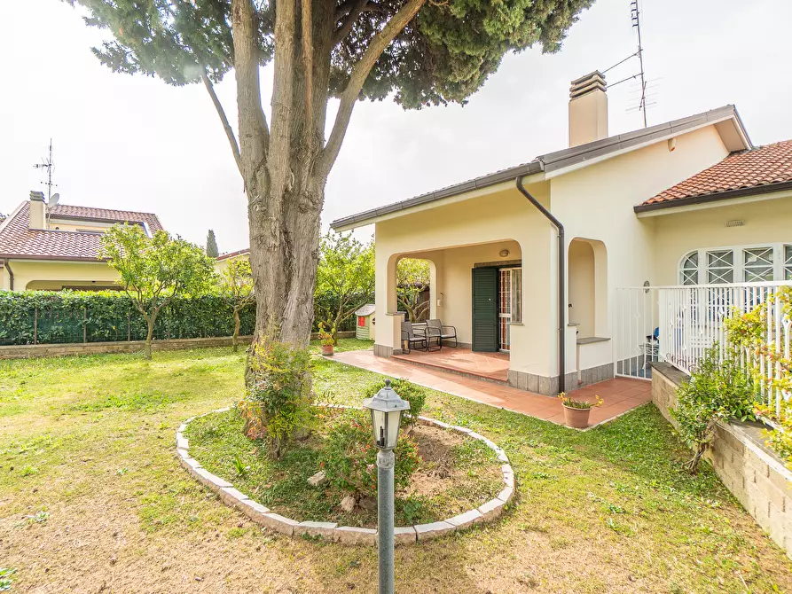 Immagine 20 di Villa in vendita  in Via Moricone a Albano Laziale
