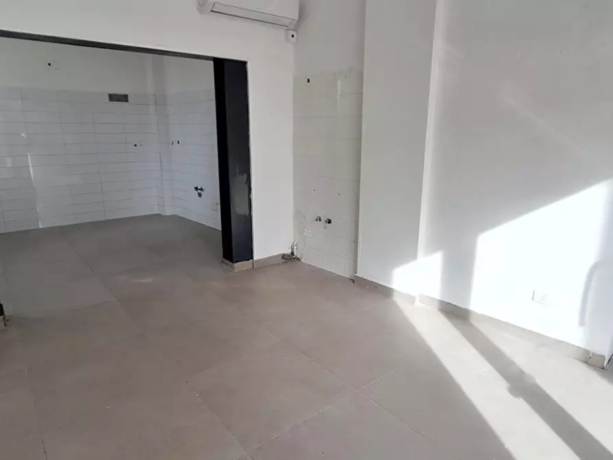 Immagine 6 di Locale commerciale in vendita  in Via Consolare Pompea 1561 a Messina