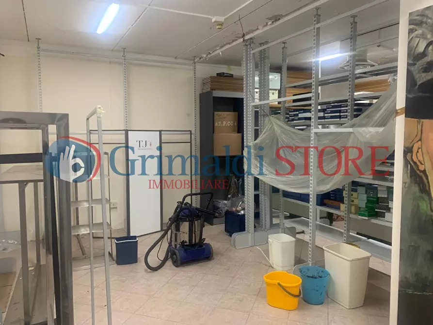 Immagine 20 di Locale commerciale in vendita  in Via Pacinotti 19 a Campi Salentina