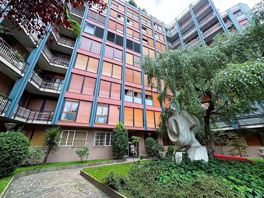 Immagine 46 di Appartamento in vendita  in Piazza Imperatore Tito 8 a Milano