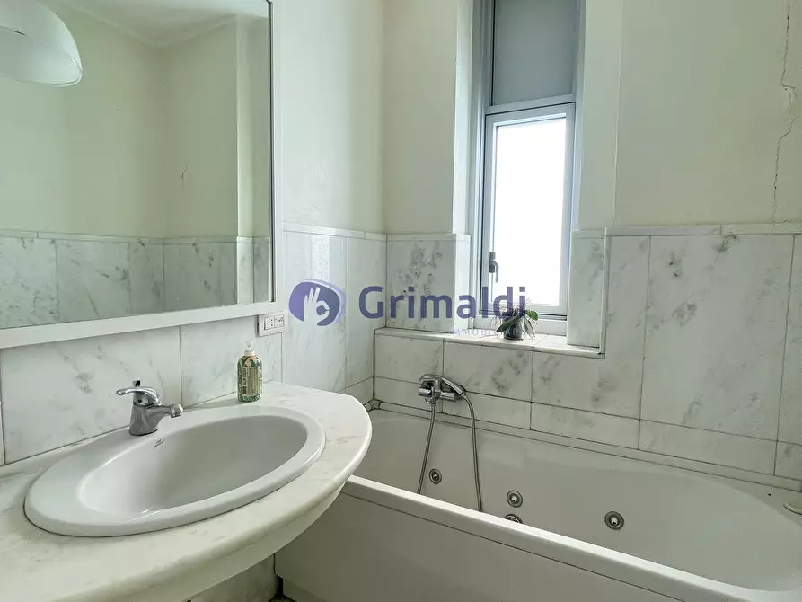 Immagine 14 di Quadrilocale in vendita  in Via Lupiae 46 a Lecce
