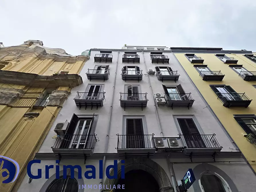 Immagine 16 di Quadrilocale in vendita  in Via Chiatamone a Napoli