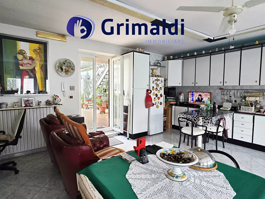 Immagine 33 di Quadrilocale in vendita  in Via Chiatamone a Napoli