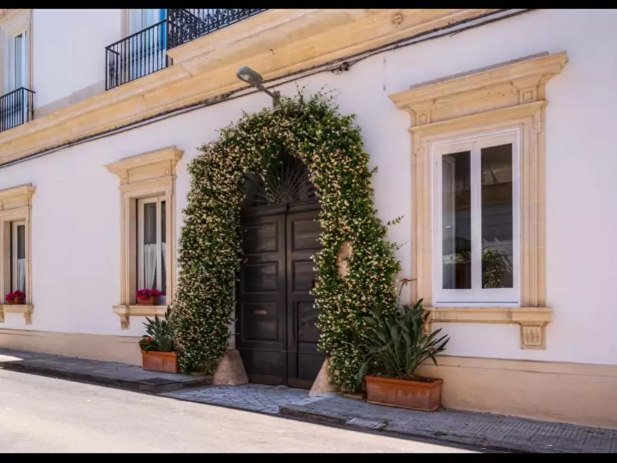 Immagine 3 di Palazzo in vendita  in via saverio de pace 3 a Nardo'