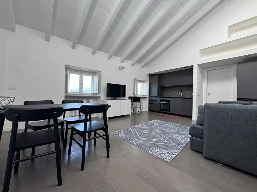 Immagine 8 di Bilocale in affitto  in Via Giuseppe Garibaldi 7/A a Montano Lucino