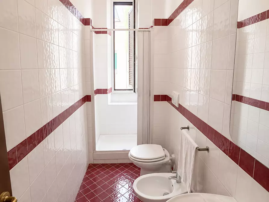 Immagine 6 di Trilocale in vendita  in Via Prospero Santacroce 175 a Roma