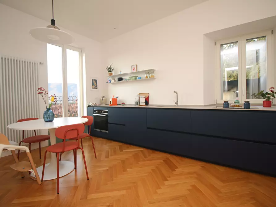 Immagine 6 di Trilocale in vendita  in SALITA SAN DONATO 6 a Como