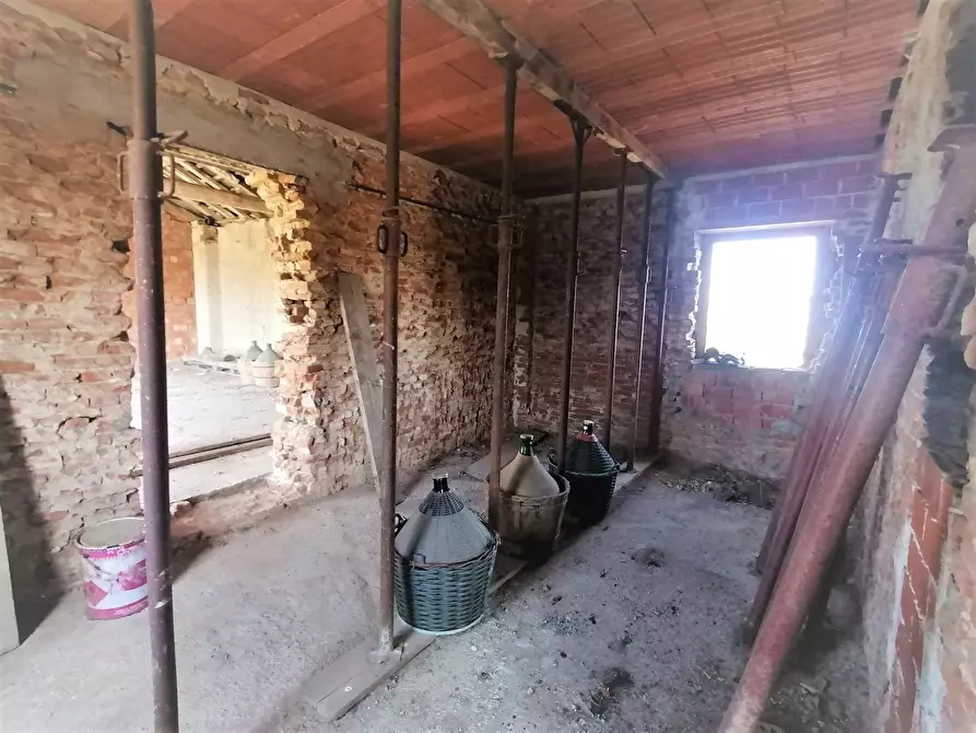 Immagine 8 di Rustico / casale in vendita  in via adua 10 a Pezzana