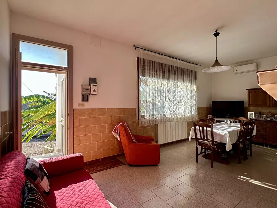 Immagine 21 di Villa in vendita  in Contrada Pezza d' Acqua Fresca 27 a San Vito Dei Normanni