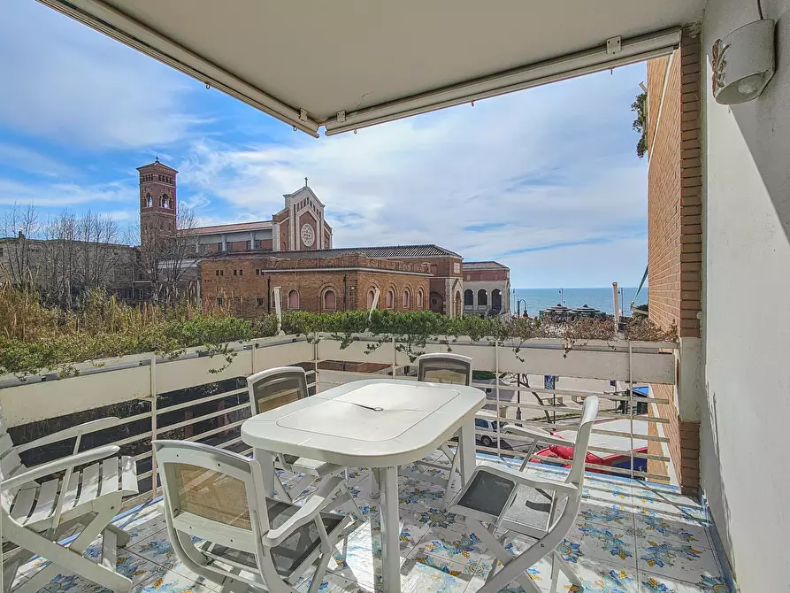 Immagine 1 di Trilocale in vendita  in Viale Giacomo Matteotti 153 a Nettuno