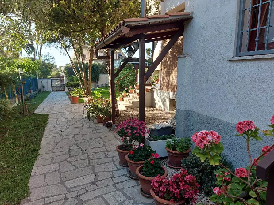 Immagine 1 di Casa bifamiliare in affitto  in Via del Noce 66 a Anzio