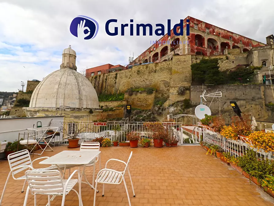 Immagine 30 di Quadrilocale in vendita  in Via Chiatamone a Napoli