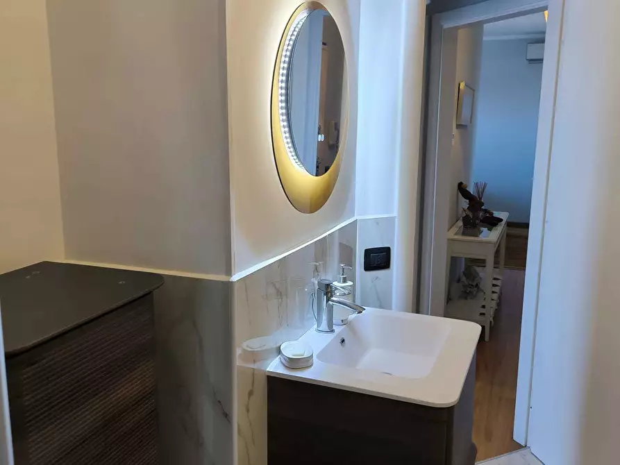 Immagine 13 di Appartamento in vendita  in Via di Casal Boccone a Roma