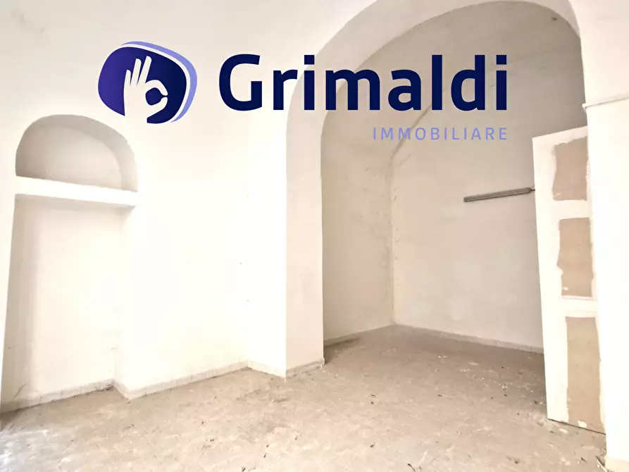 Immagine 9 di Locale commerciale in vendita  in Via Giuseppe Martucci 79 a Napoli