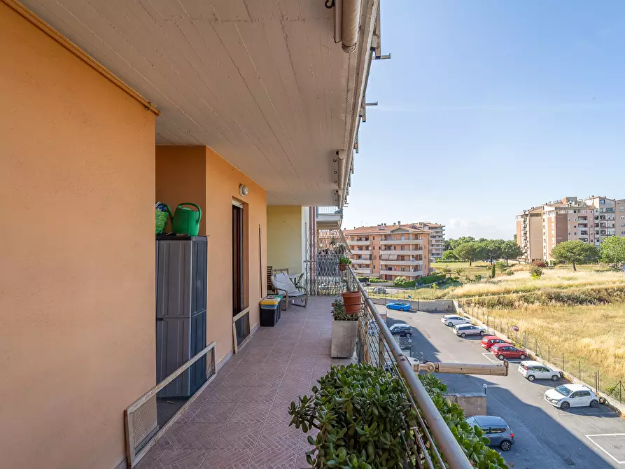 Immagine 24 di Quadrilocale in vendita  in Viale delle Arti 13 a Pomezia