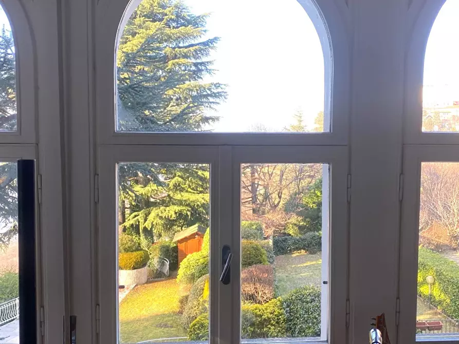 Immagine 34 di Quadrilocale in vendita  a Brunate