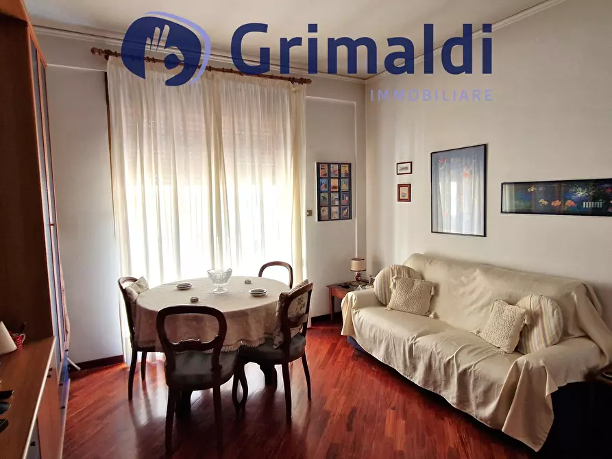 Immagine 11 di Pentalocale in vendita  in Via Giuseppe Orsi 6 a Napoli
