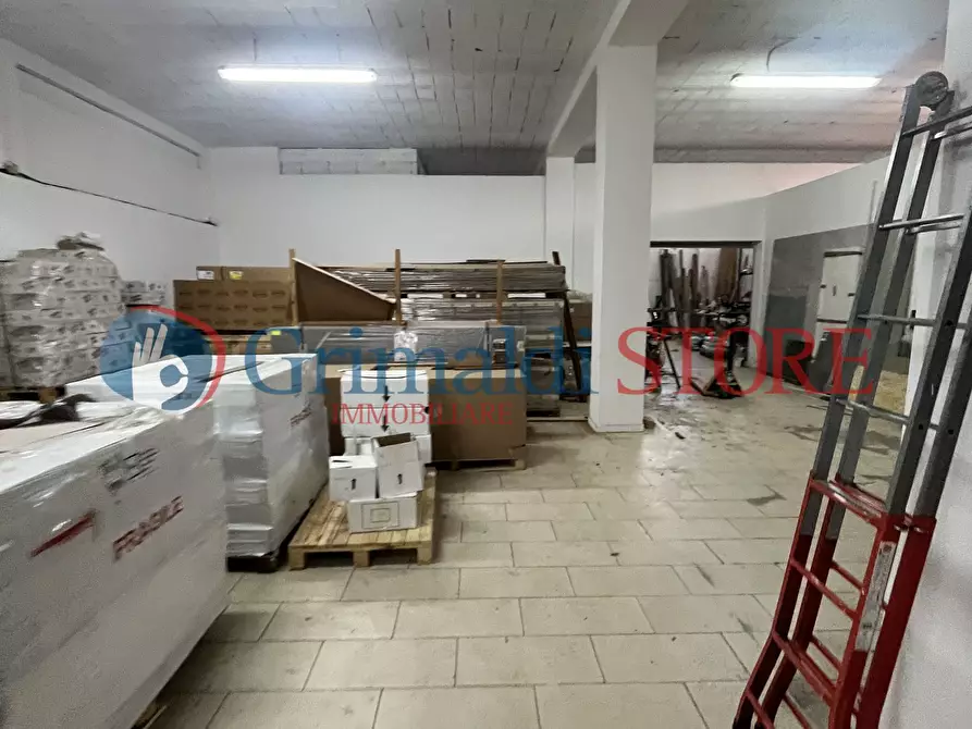 Immagine 48 di Magazzino in vendita  in Viale Giovanni Paolo II 71 a Lecce