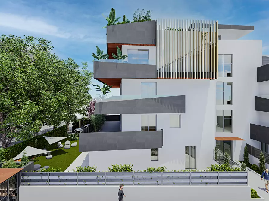 Immagine 10 di Attico in vendita  in Via Vincenzo Balsamo 6 a Lecce