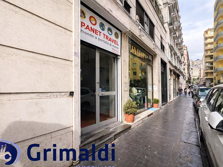 Immagine 8 di Locale commerciale in affitto  a Napoli