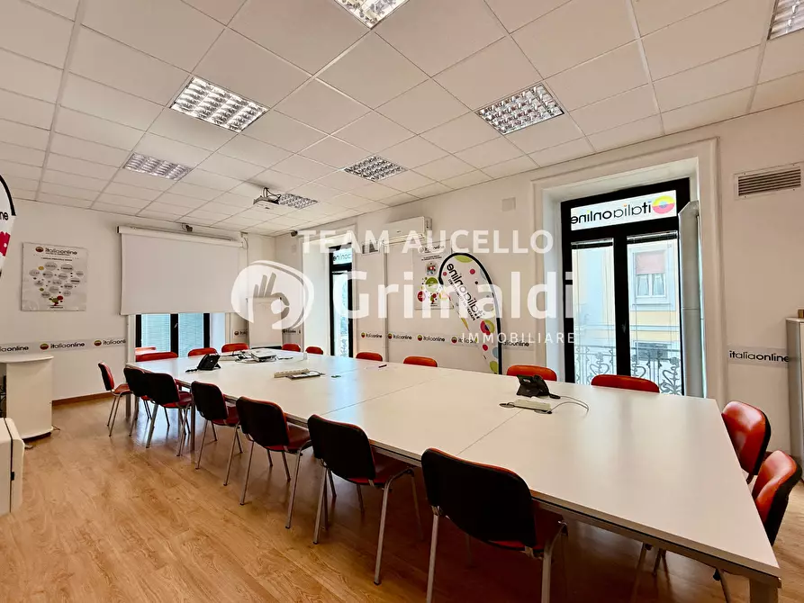 Immagine 13 di Appartamento in vendita  in Corso Giuseppe Garibaldi 167 a Salerno
