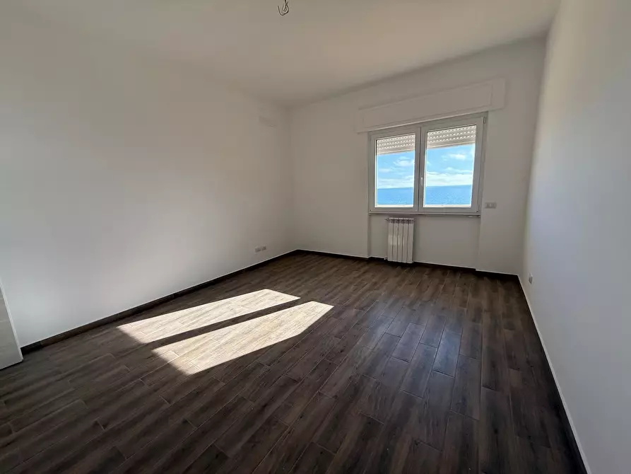 Immagine 17 di Trilocale in vendita  in Viale Virgilio 42 a Anzio