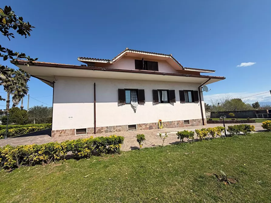 Immagine 2 di Casa indipendente in vendita  in Via Trigno 27 a Aprilia