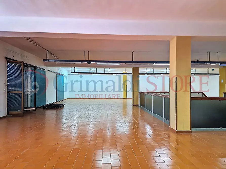 Immagine 40 di Attività commerciale in vendita  a Francavilla Fontana