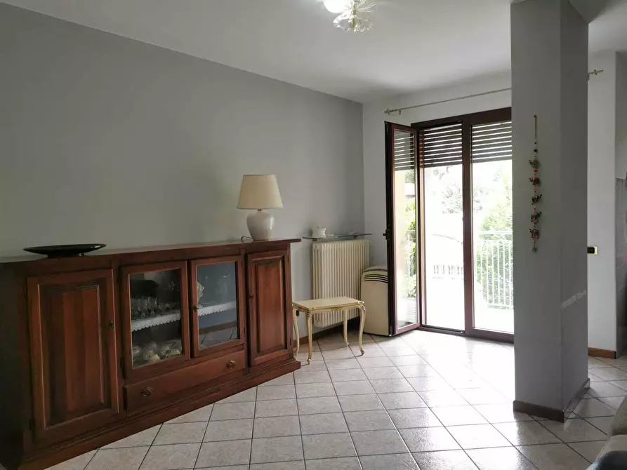 Immagine 4 di Bilocale in affitto  in Via Cinque Giornate 2 a Cernobbio