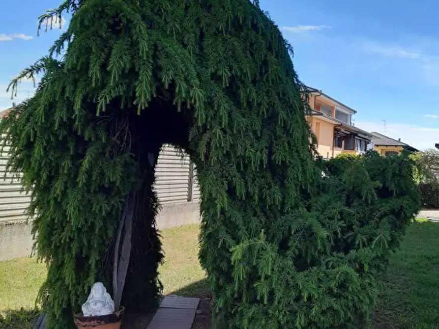 Immagine 10 di Villa in vendita  in Via Magenta 4 a Villata