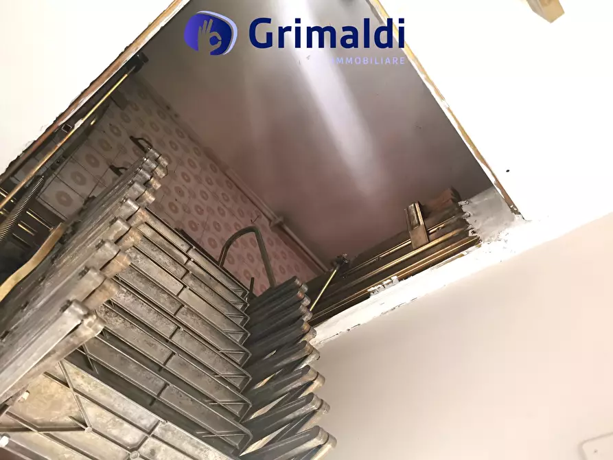 Immagine 8 di Locale commerciale in affitto  in Corso Vittorio Emanuele a Napoli