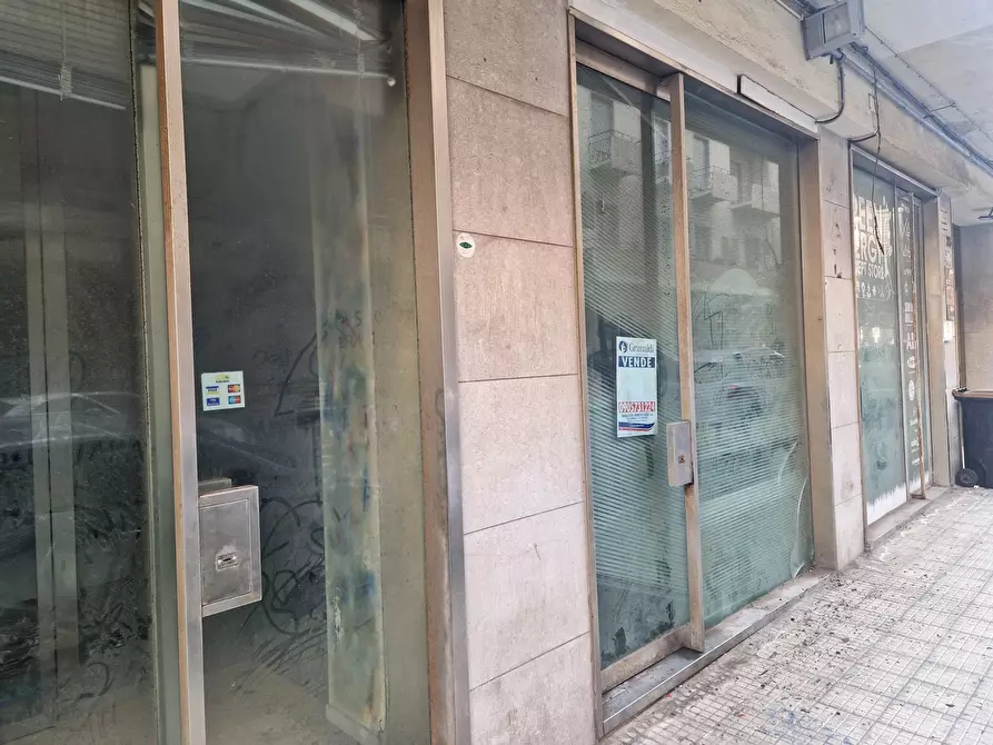 Immagine 1 di Locale commerciale in vendita  in Via Ettore Lombardo Pellegrino 19 a Messina