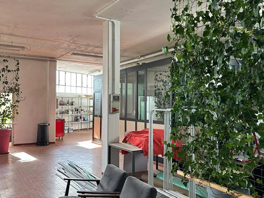 Immagine 11 di Laboratorio in vendita  in via Canturina 5 a Capiago Intimiano