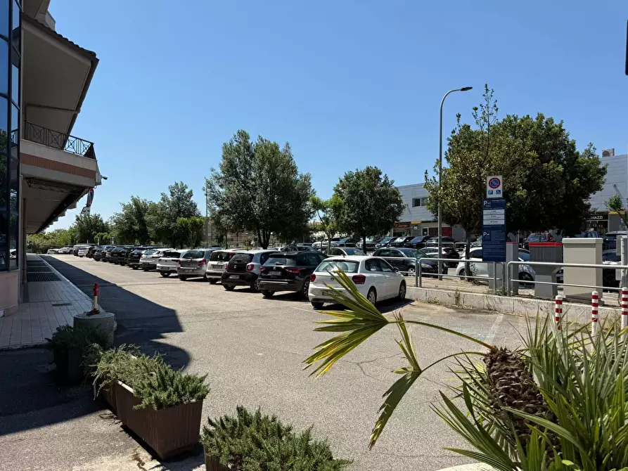 Immagine 8 di Attività commerciale in affitto  in Via Aldo Moro 98 a Aprilia