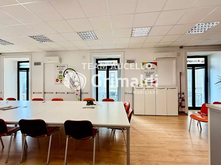Immagine 15 di Appartamento in vendita  in Corso Giuseppe Garibaldi 167 a Salerno