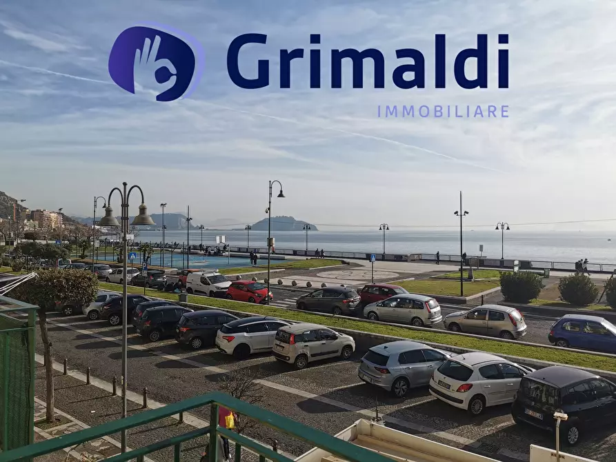Immagine 4 di Trilocale in vendita  a Pozzuoli