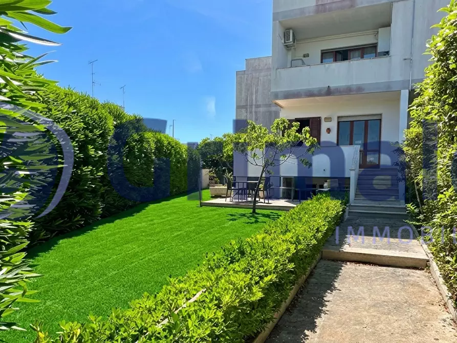 Immagine 1 di Trilocale in vendita  in Via Nettario di Casole 39 a Otranto